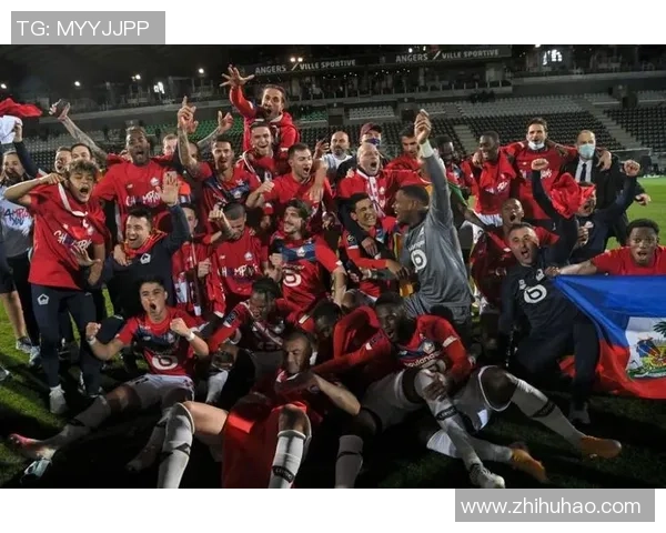 AC米兰狂胜曼联五球大捷补时进球点燃全场激情集锦回顾