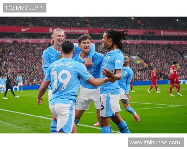 曼城主场3-0战胜波尔图争议判罚引发全场热议与欢呼 曼城主场3-0战胜波尔图争议判罚引发全场热议与欢呼